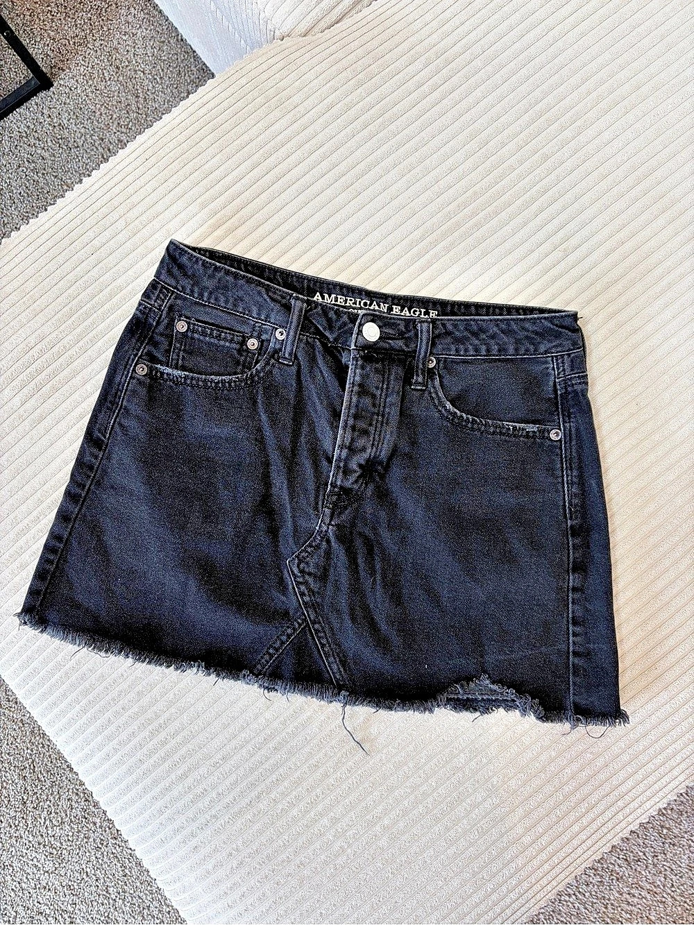 American Eagle Black Jean Skirt Size 6